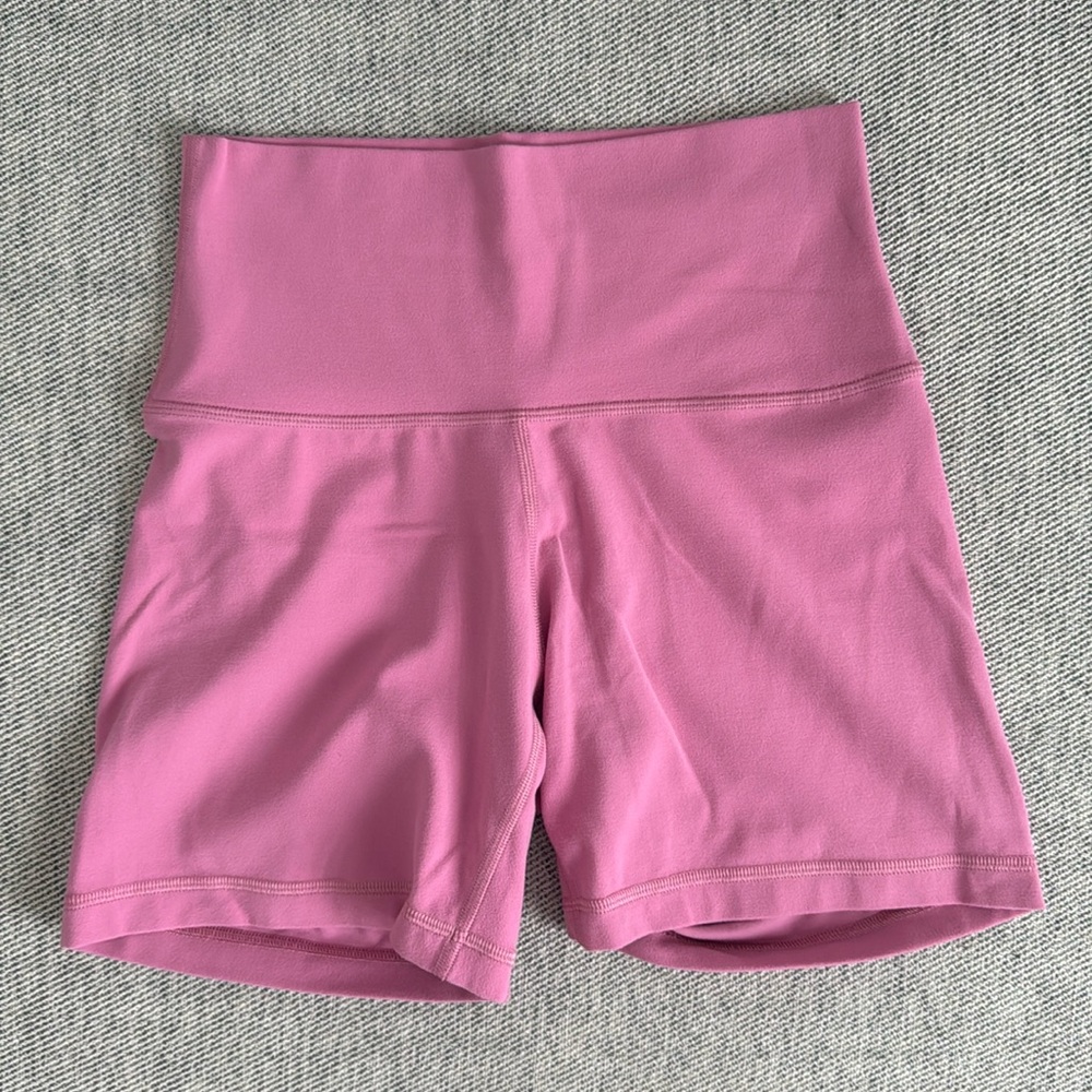 Aritzia BUTTER New Cheeky Hi-Rise 5" Short